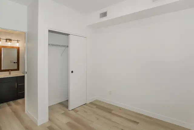 1 Bedroom Apartment! Available For April 1st! - Photo 5