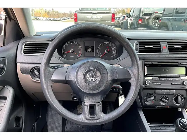 2012 Volkswagen Jetta Sedan Trendline 5Spd Manual | AS IS | FWD - Photo 5
