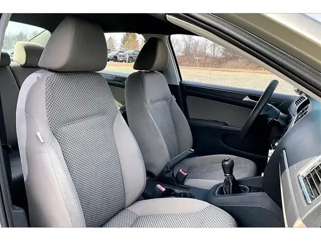 2012 Volkswagen Jetta Sedan Trendline 5Spd Manual | AS IS | FWD - Photo 7