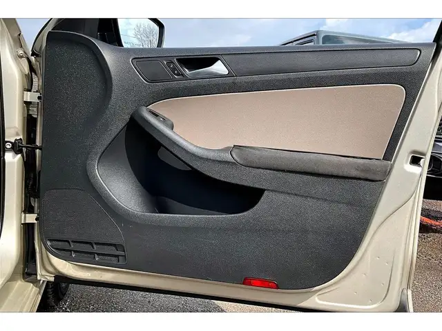 2012 Volkswagen Jetta Sedan Trendline 5Spd Manual | AS IS | FWD - Photo 19