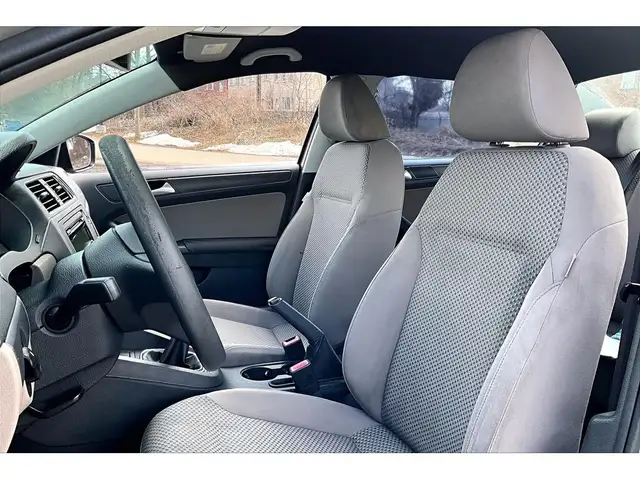 2012 Volkswagen Jetta Sedan Trendline 5Spd Manual | AS IS | FWD - Photo 25