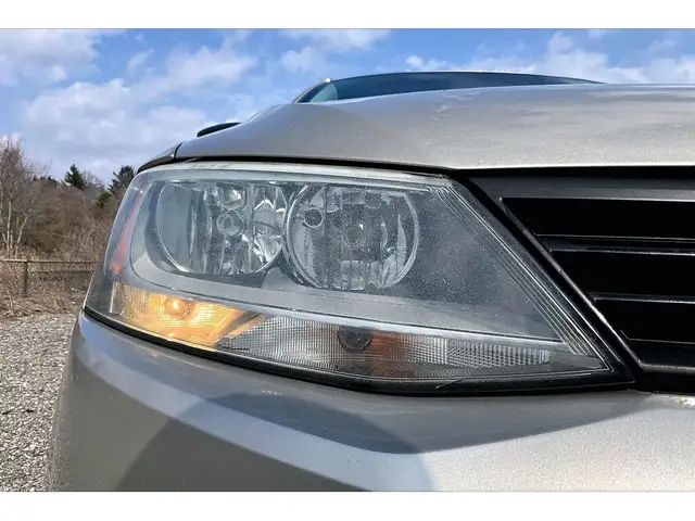 2012 Volkswagen Jetta Sedan Trendline 5Spd Manual | AS IS | FWD - Photo 29