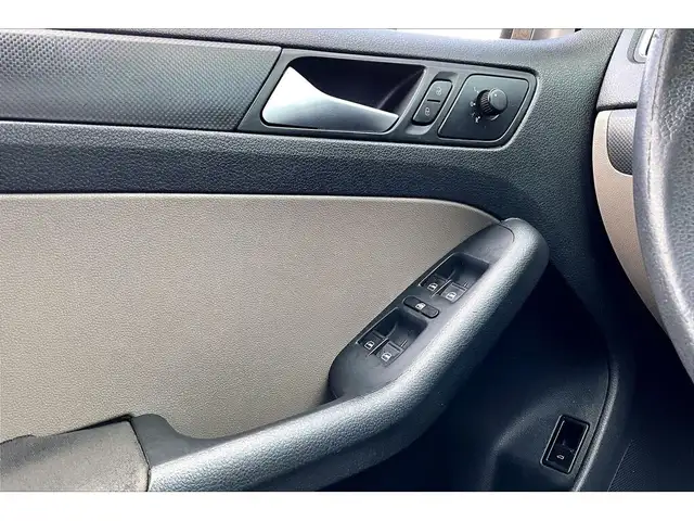 2012 Volkswagen Jetta Sedan Trendline 5Spd Manual | AS IS | FWD - Photo 31