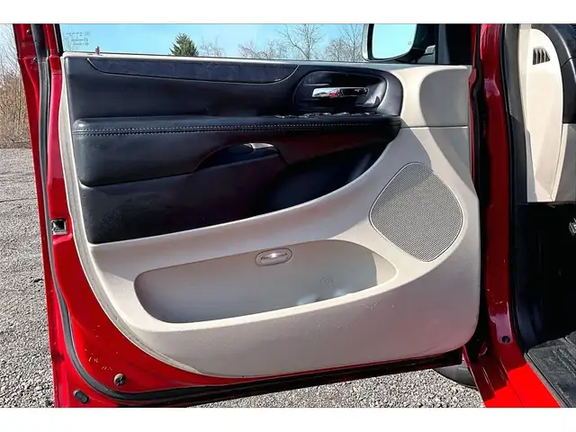 2015 Dodge Grand Caravan SXT | Stow n Go | AS IS | FWD - Photo 18