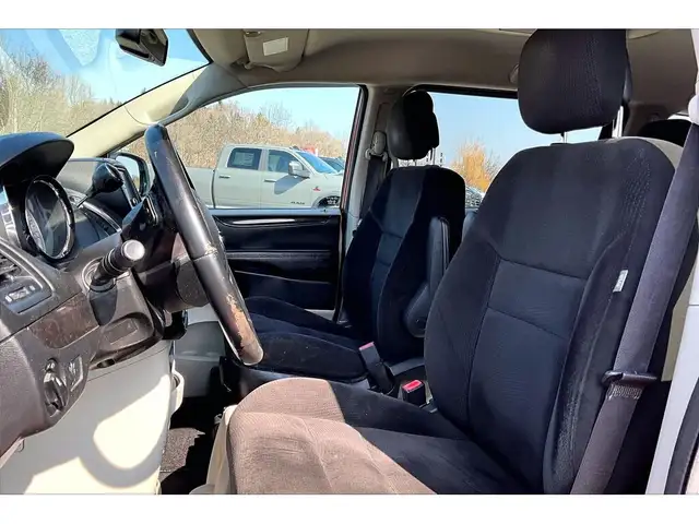 2015 Dodge Grand Caravan SXT | Stow n Go | AS IS | FWD - Photo 25