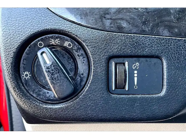 2015 Dodge Grand Caravan SXT | Stow n Go | AS IS | FWD - Photo 32