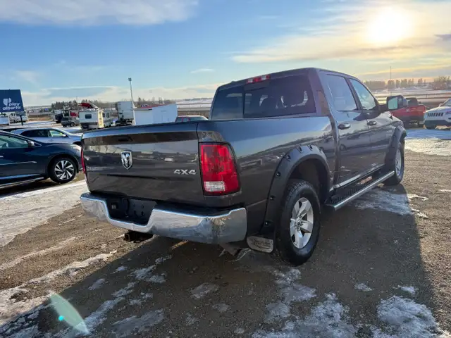2017 Ram 1500 SLT - VERY CLEAN - GOOD SERVICE HISTORY - Photo 4
