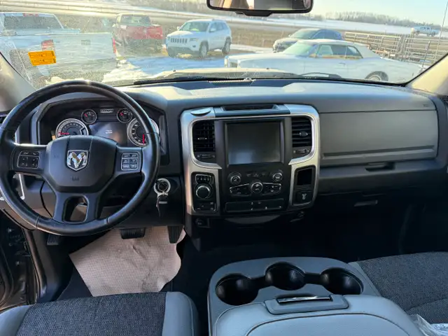 2017 Ram 1500 SLT - VERY CLEAN - GOOD SERVICE HISTORY - Photo 10