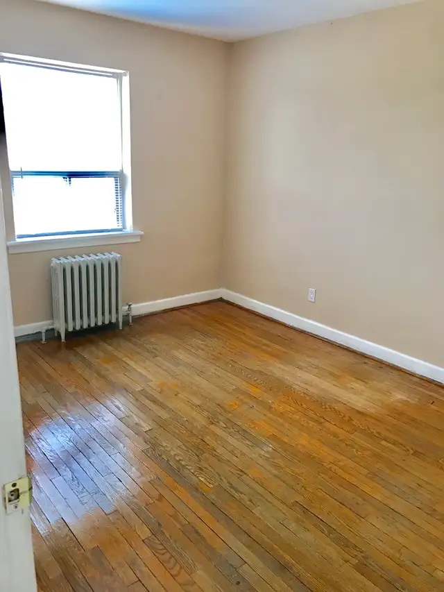 Newly Updated Large 2 Bedroom Apartment for Rent - Toronto - Photo 5