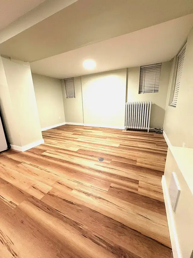 Newly Renovated, Spacious 2-Bedroom Apartment - Photo 3