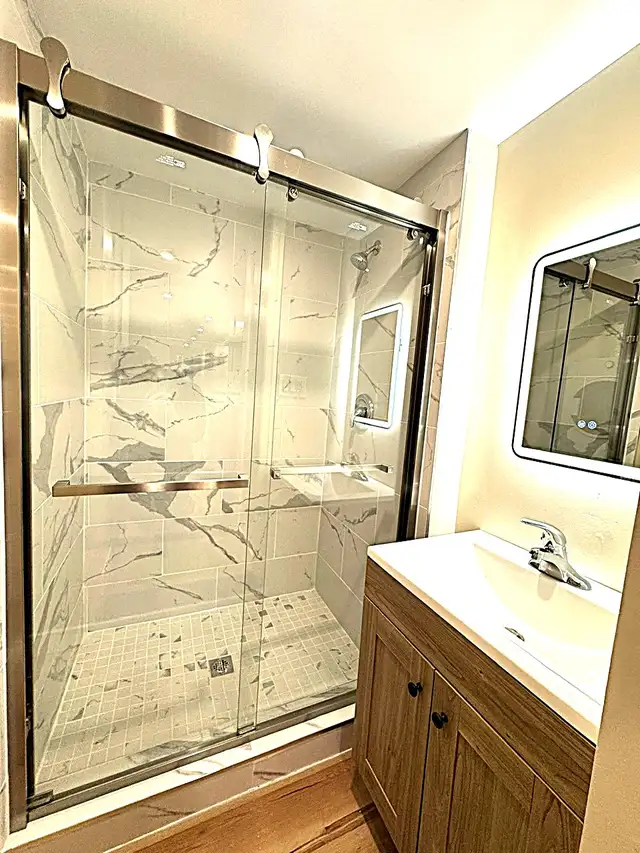 Newly Renovated, Spacious 2-Bedroom Apartment - Photo 5