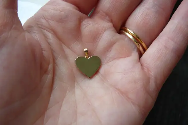 '  COEUR  ' tout en OR Jaune 10 K.