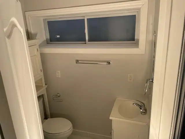 2 BR Basement Apartment in Etobicoke for Rent - Photo 7