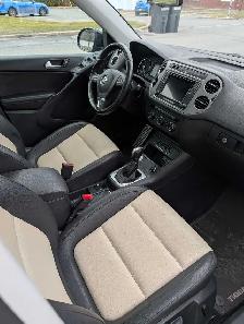 2017 VW Tiguan AWD 4Cyl automatic - Photo 9