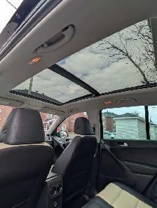 2017 VW Tiguan AWD 4Cyl automatic - Photo 10