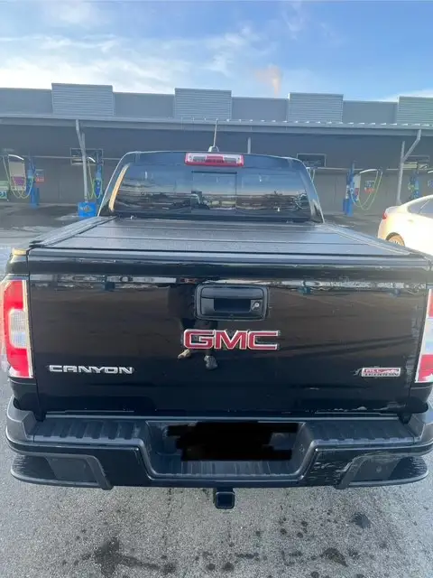 2017 GMC Canyon SLE 4x4 - Photo 4