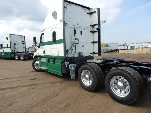 SINGLE AND TEAM DRIVERS WANTED - Photo 2