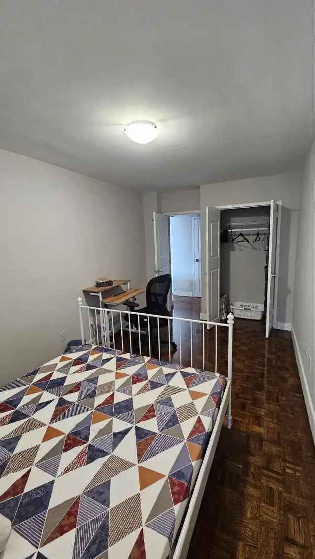 Private Furnished Room for Rent – Bayview & Finch – $870 – April - Photo 5