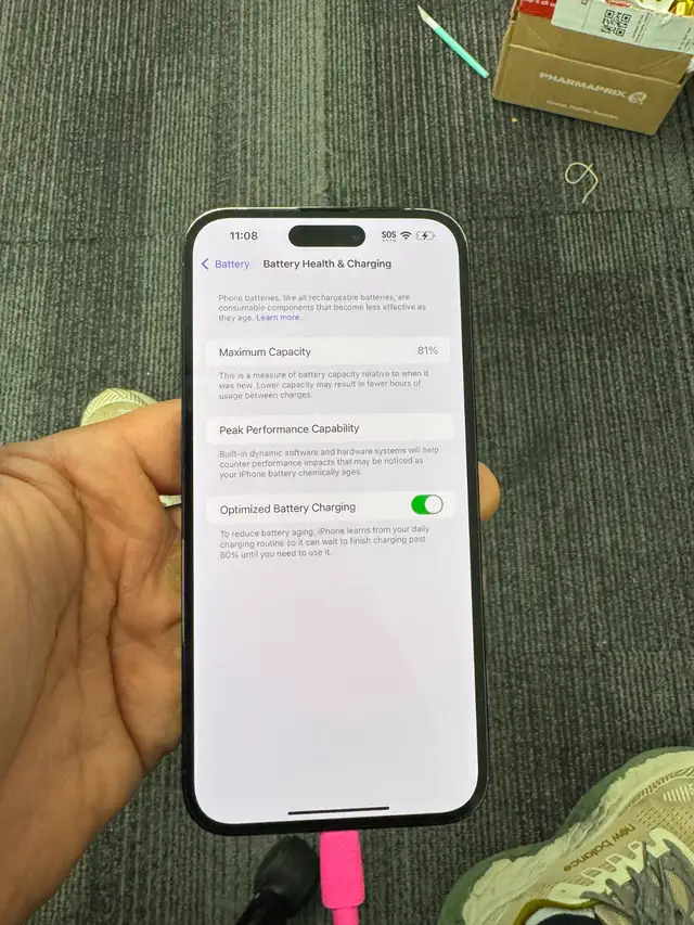 Unlocked iPhone 14 pro max 128 gb with 1 year warranty. - Photo 4