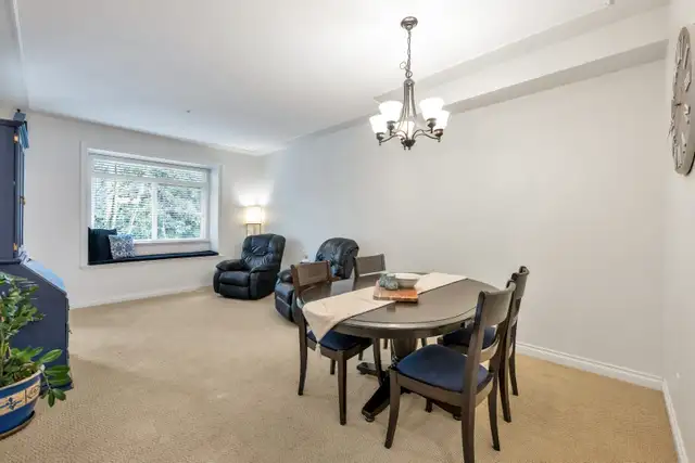 Spacious 4 Bed Townhome w/ Walkout Basement – King’s Gate - Photo 9