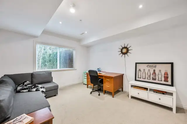 Spacious 4 Bed Townhome w/ Walkout Basement – King’s Gate - Photo 19