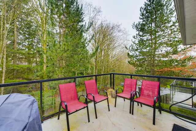 Spacious 4 Bed Townhome w/ Walkout Basement – King’s Gate - Photo 21