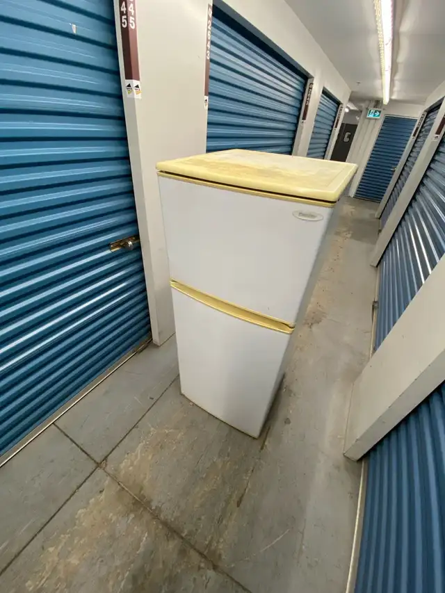 24 INCH WHITE REFRIGERATOR - Photo 2