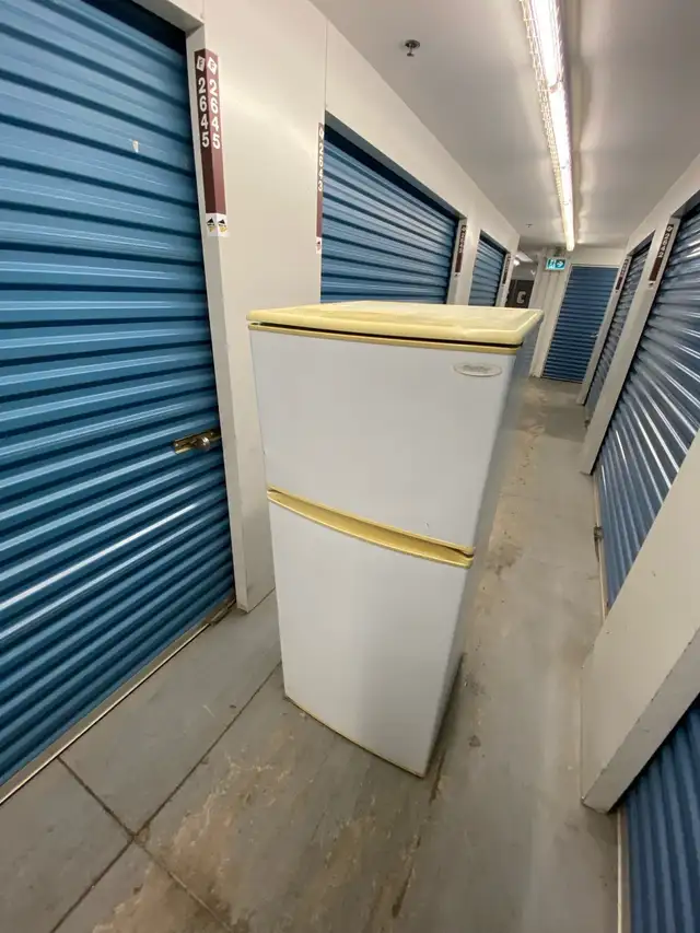 24 INCH WHITE REFRIGERATOR - Photo 3