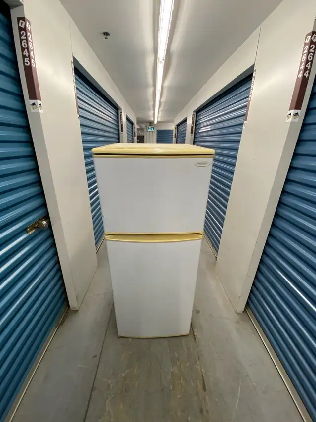 24 INCH WHITE REFRIGERATOR - Photo 4