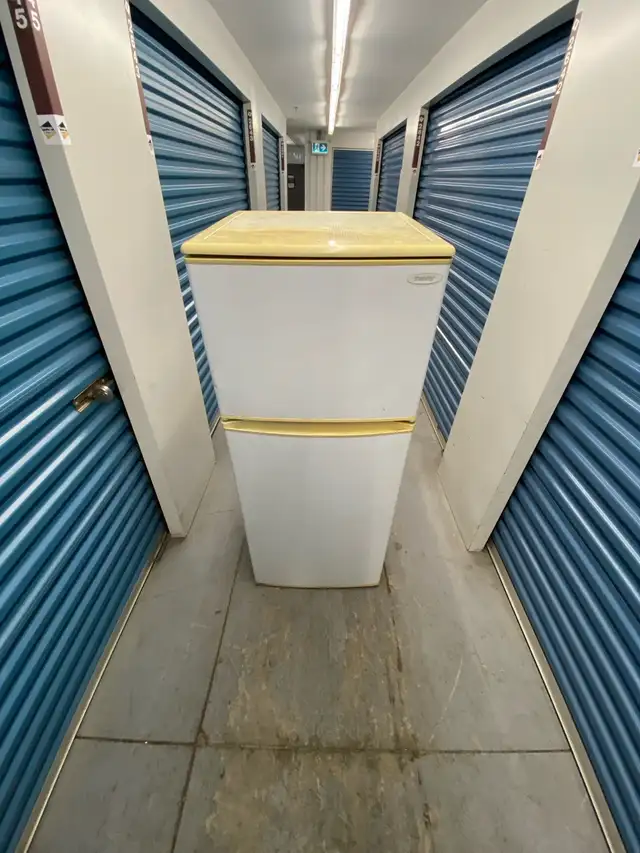 24 INCH WHITE REFRIGERATOR - Photo 8