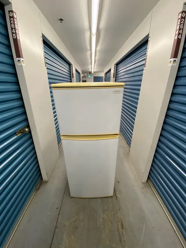 24 INCH WHITE REFRIGERATOR - Photo 9