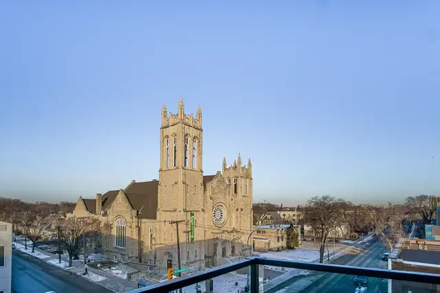 Stunning 2 Bedroom Apartment! Move In Ready! - Photo 6