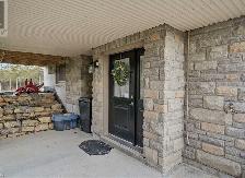 Bright Private 2-Bedroom Apartment-Separate Entrance-near Picton - Photo 3