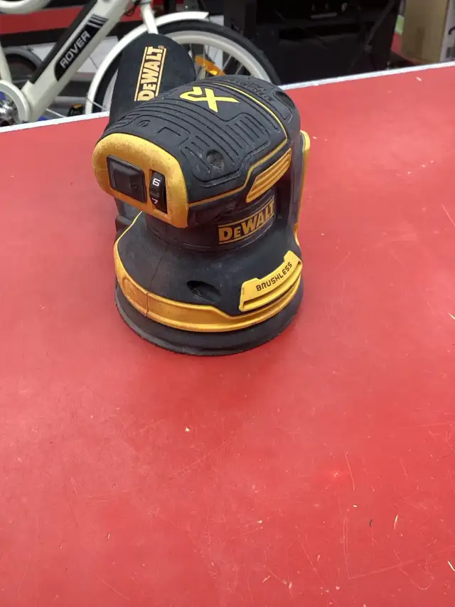 sableuse DeWalt 20 Volt