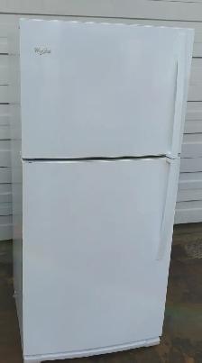 Whirlpool mid size fridge - Very Good Condition, cold - Photo 2