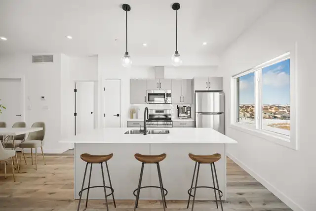 Stunning 3 Bedroom Apartment! Fitness Centre Included