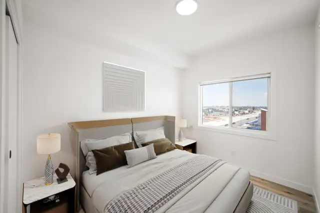 Stunning 3 Bedroom Apartment! Fitness Centre Included - Photo 4