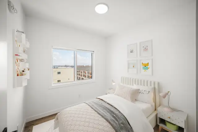 Stunning 3 Bedroom Apartment! Fitness Centre Included - Photo 6