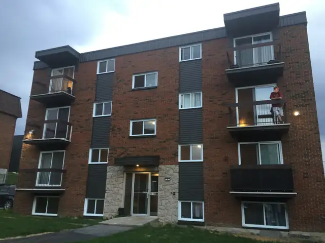 One bedroom apartment (3 ½) all included in centre of Hull - Photo 2