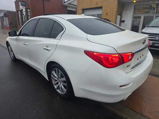 2016 Infiniti Q50 - Photo 5