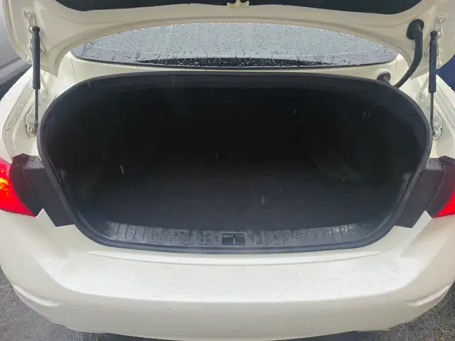 2016 Infiniti Q50 - Photo 12