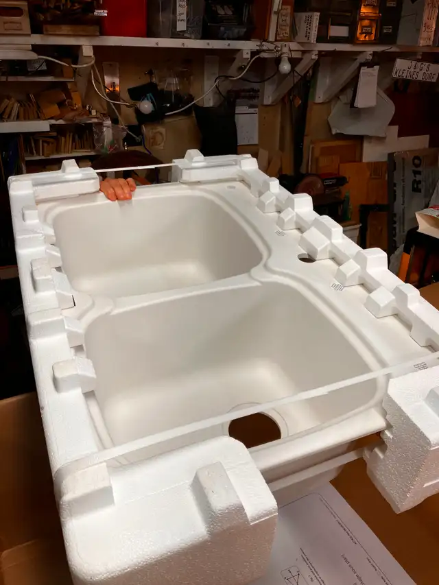 Kitchen double bowel sink