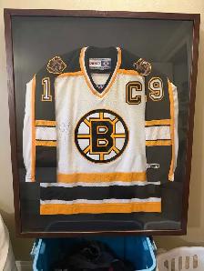 Joe Thornton autographed signed jersey in shadow box