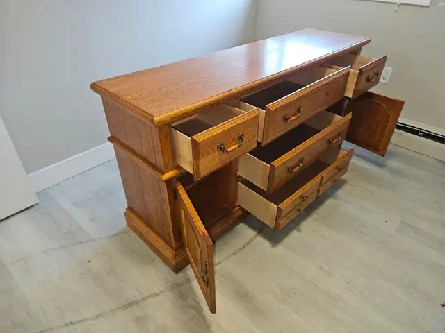 Wooden Dresser $175. Delivery Available - Photo 4