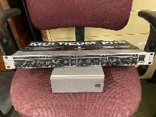 Behringer Multicom Pro MDX4400 dynamics processor
