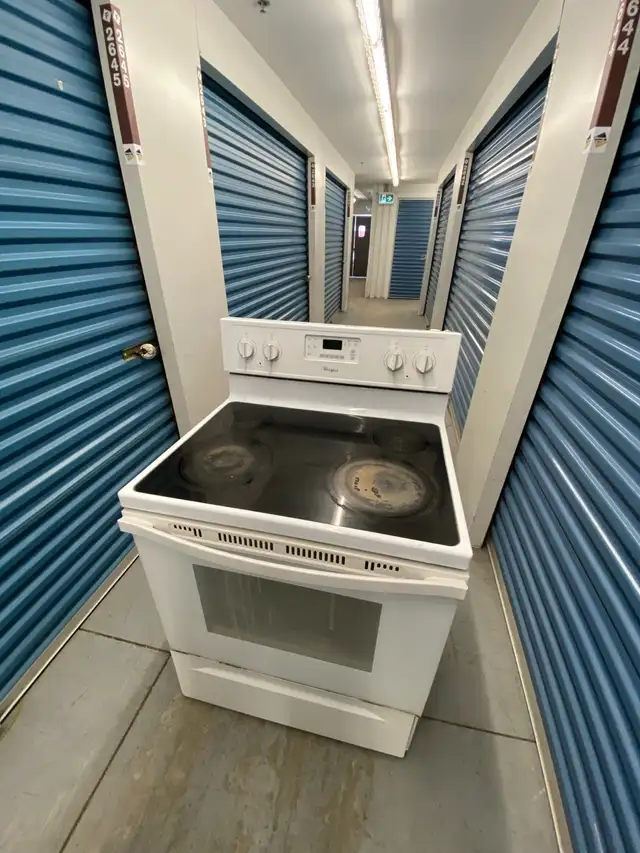 WHITE ELECTRIC GLASS STOVE - Photo 2