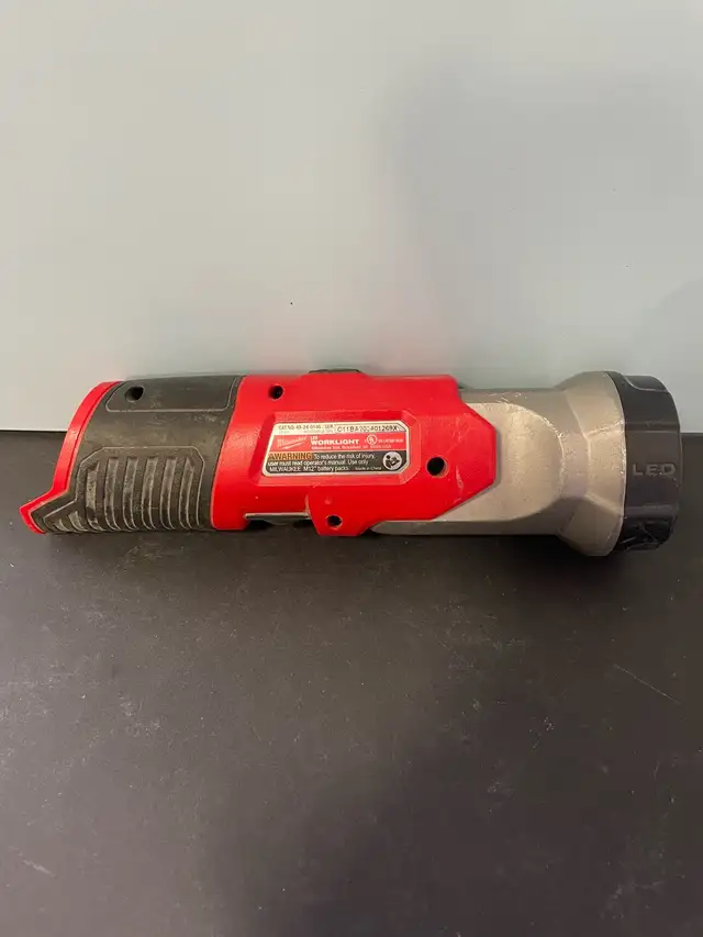 MILWAUKEE LED WORK LIGHT 49-24-0146 - Photo 2