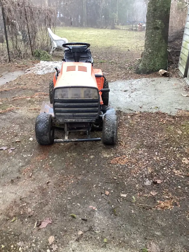 HUSQVARNA LR12 LAWN TRACTOR - Photo 3