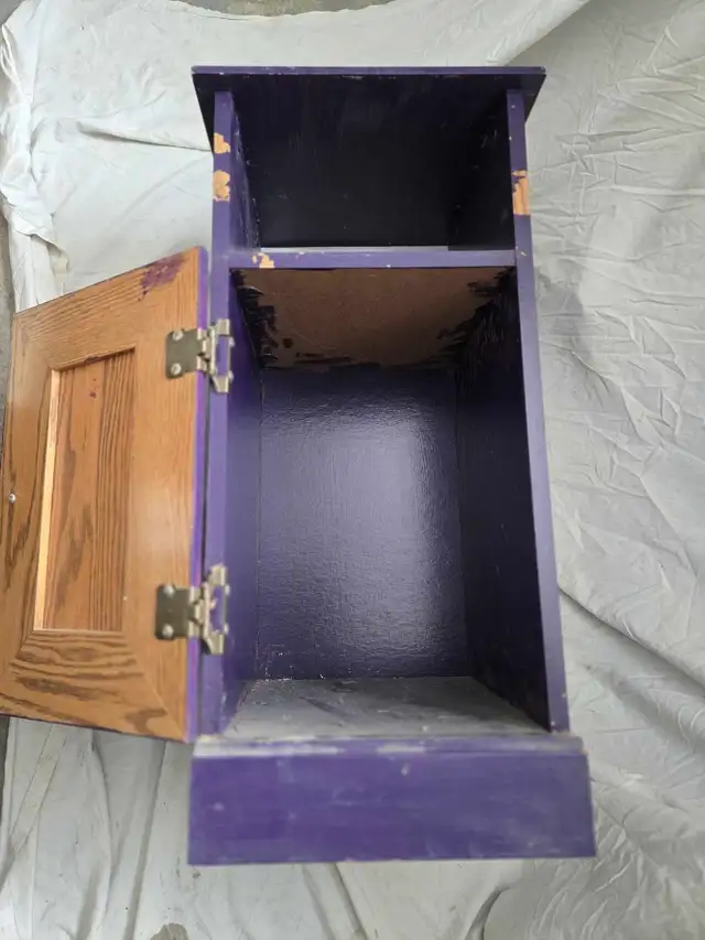 Nightstand - Photo 2