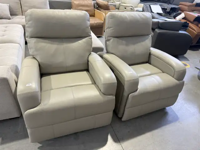 Leather glider power recliner - Photo 5